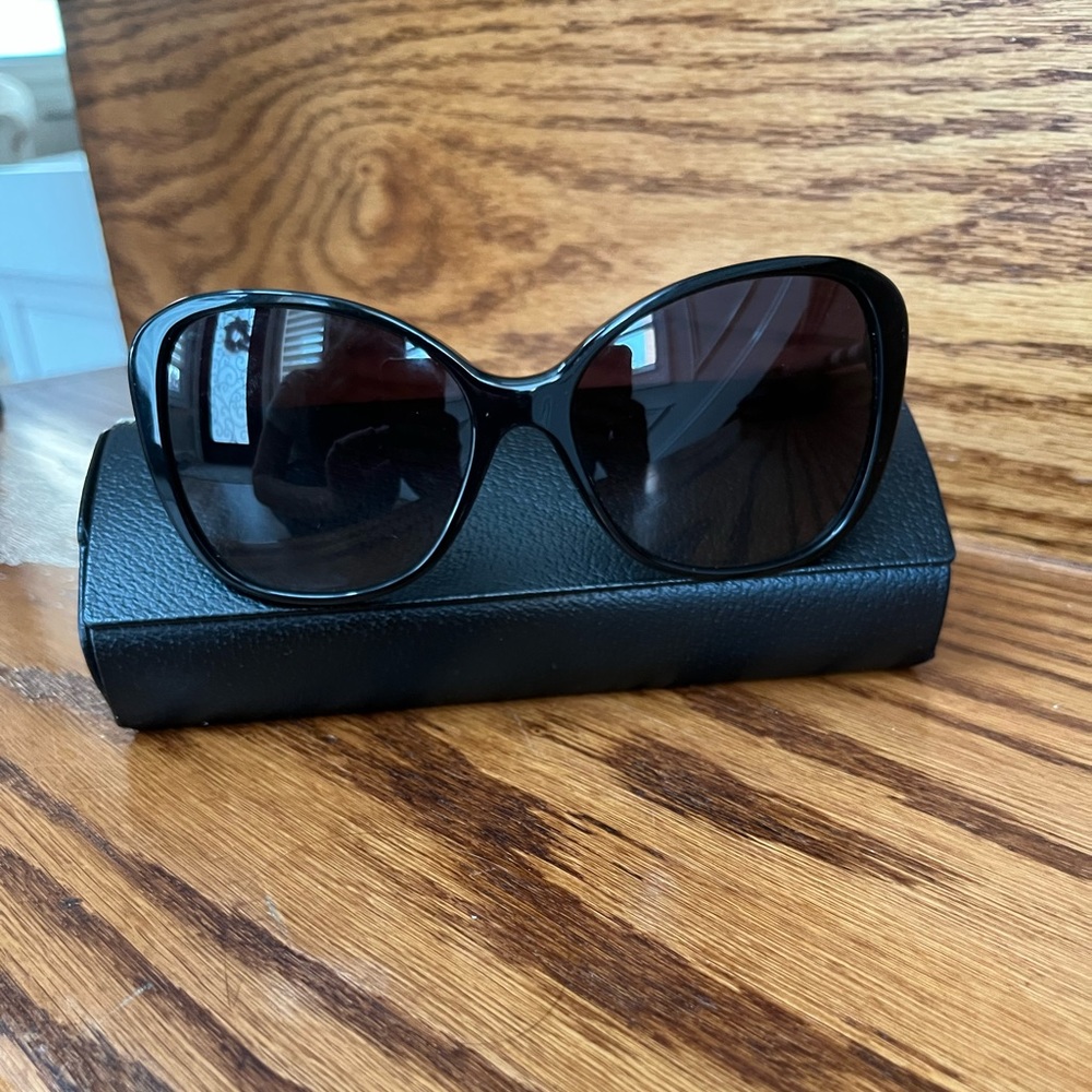 Women’s Burberry sunglasses